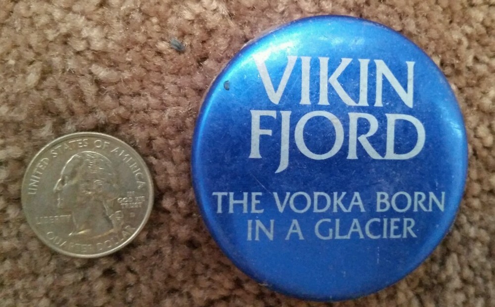 VINTAGE RARE VIKIN FJORD VODKA PIN BACK BUTTON