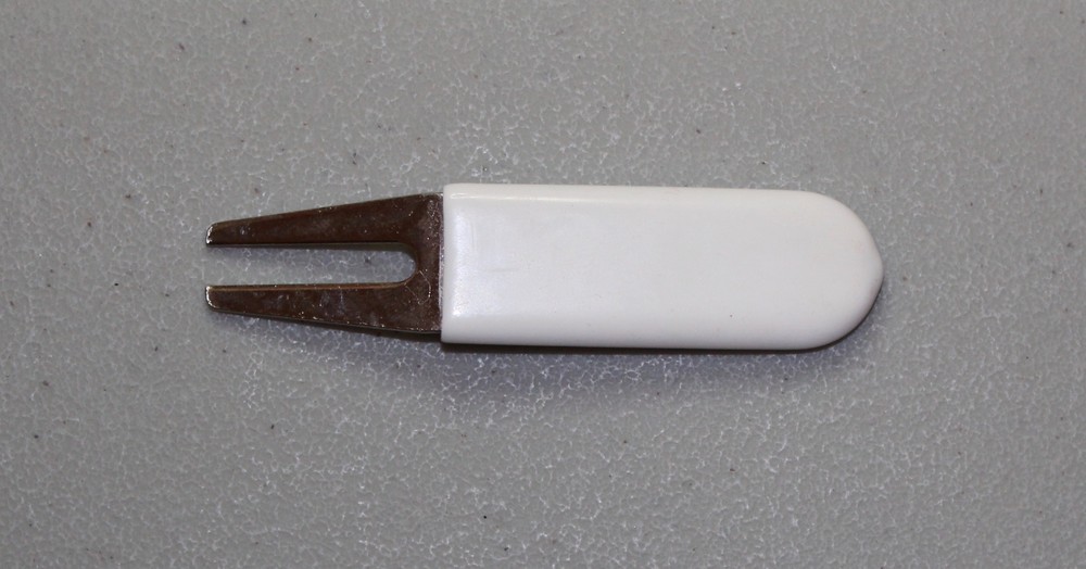 NEW Rubber Bent Fork Divot Tool - Color: White