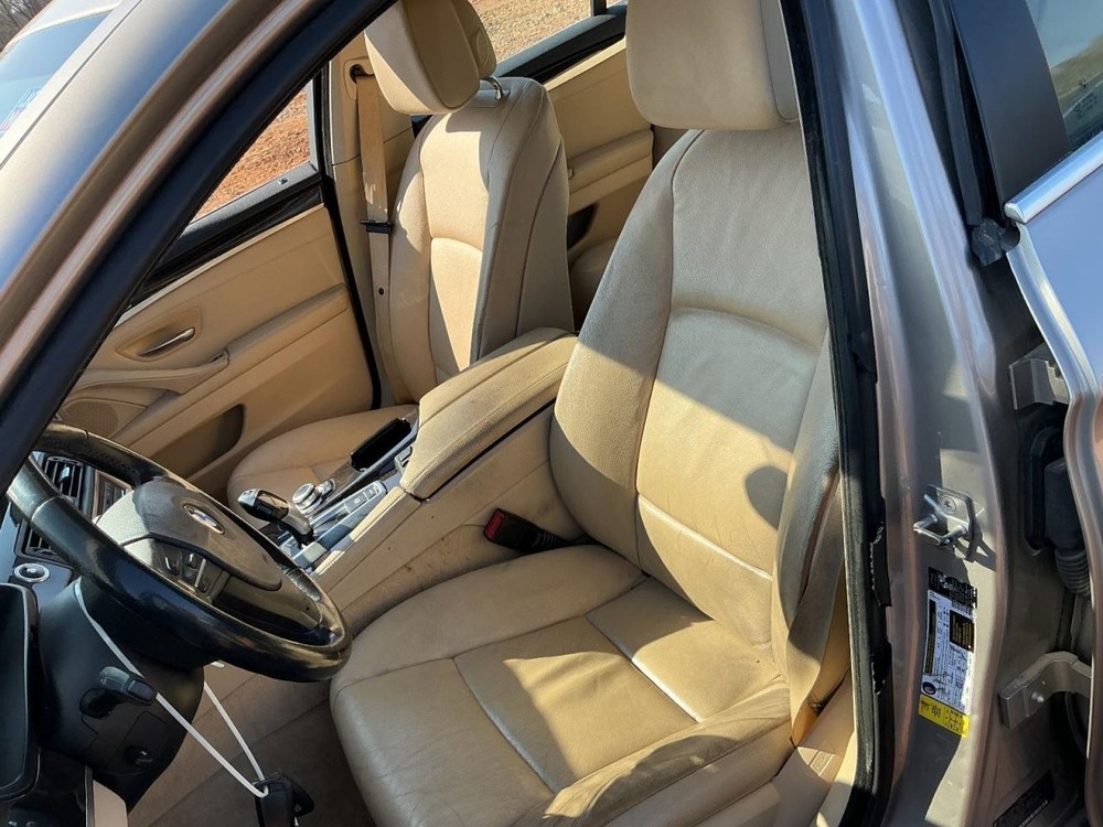 528I 2011 Glove Box 4958749