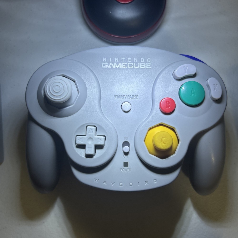Nintendo WaveBird Wireless Controller Gray with Receiver for GameCube