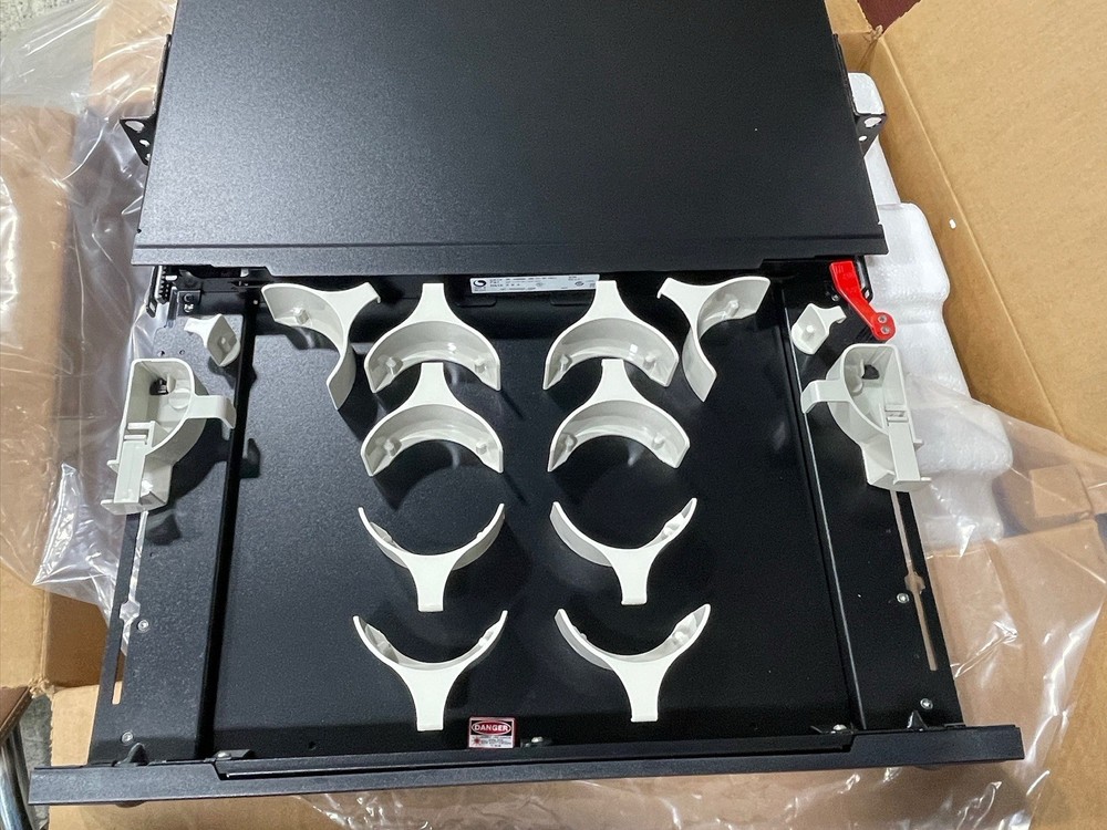 FMT-DBS000000-A00B COMMSCOPE Fiber Management Tray-D (FMT-D)