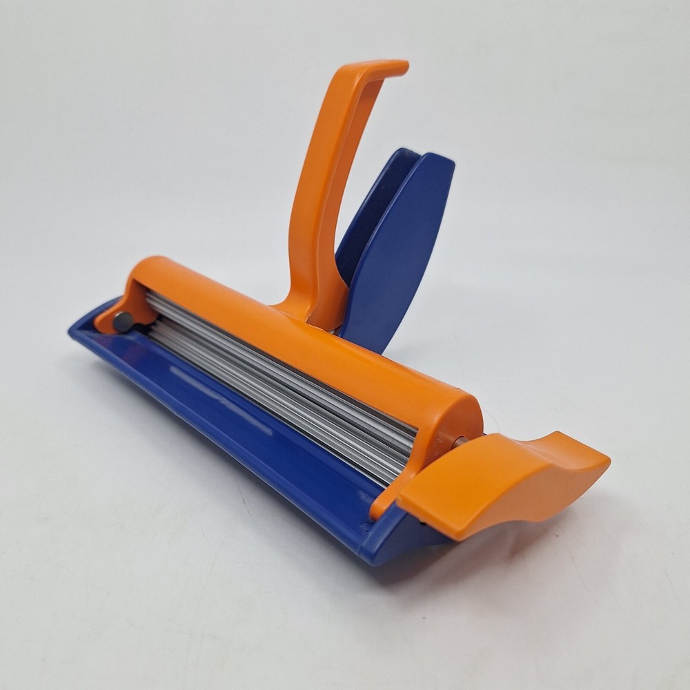 Fiskars Straight Edge Paper Crimper Tool Corrugated Ripple Texture Roller!