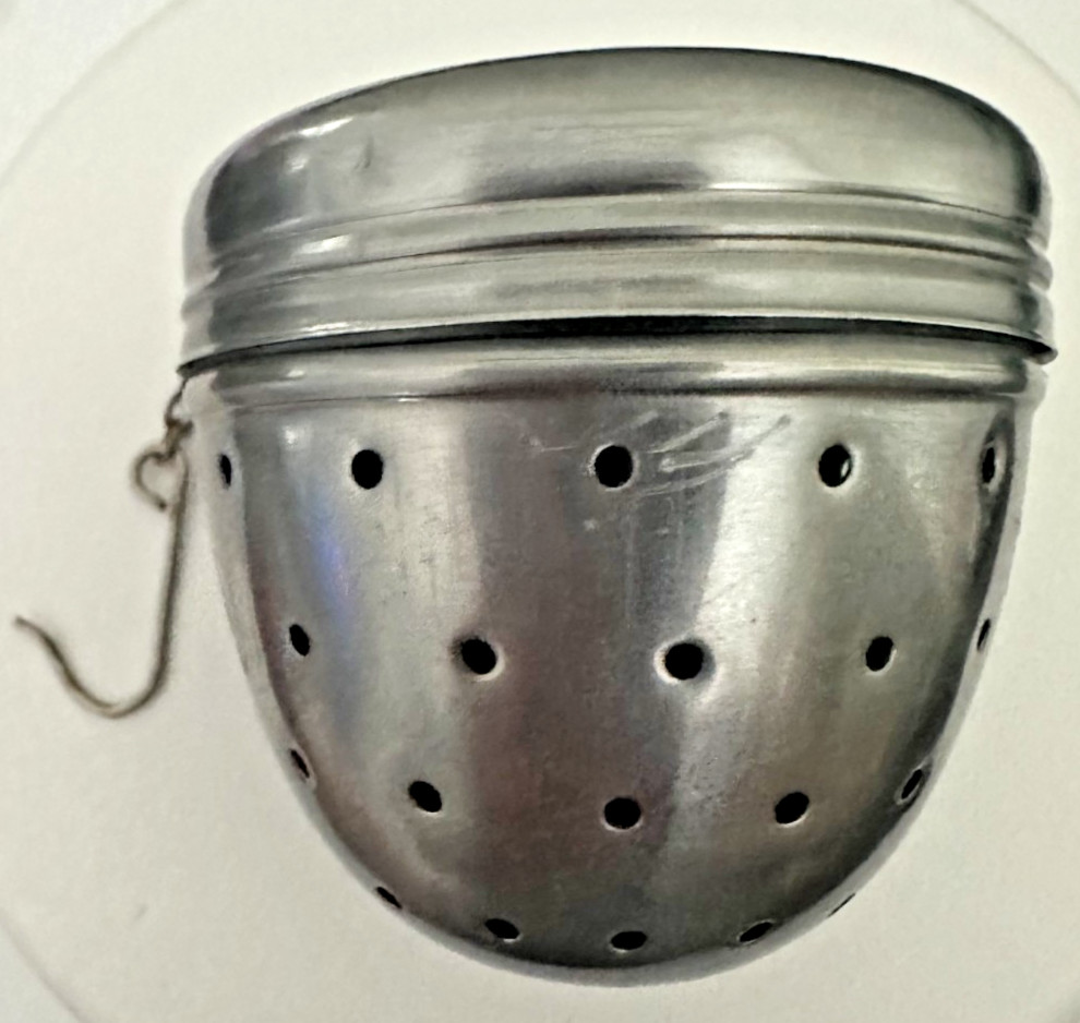 Acorn Shape Tea Diffuser with hook & chain/ Silver