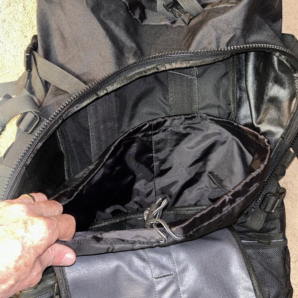 Outlander Extreme 80 Internal Frame Backpack W Attached Day Pack GUC