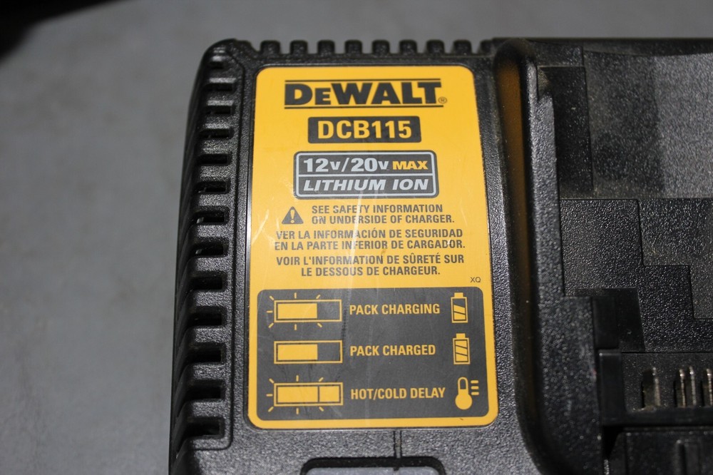 DEWALT DCD777 20V Cordless Drill Driver Kit