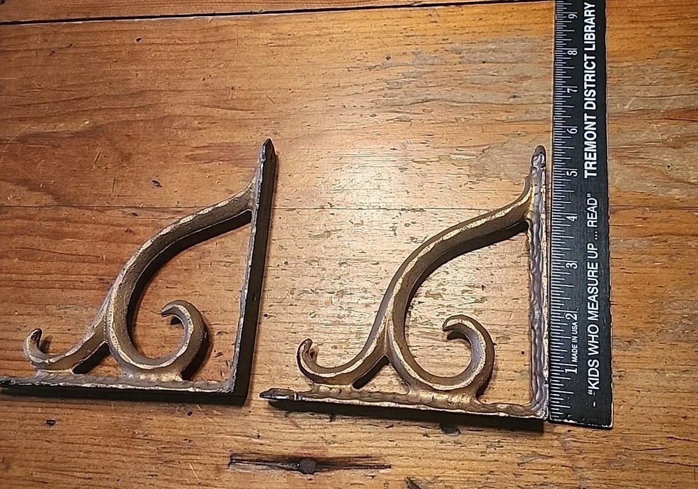 Pair Shelf Brackets or Corner Decoration 5" ~ Gold Tone - CvA1