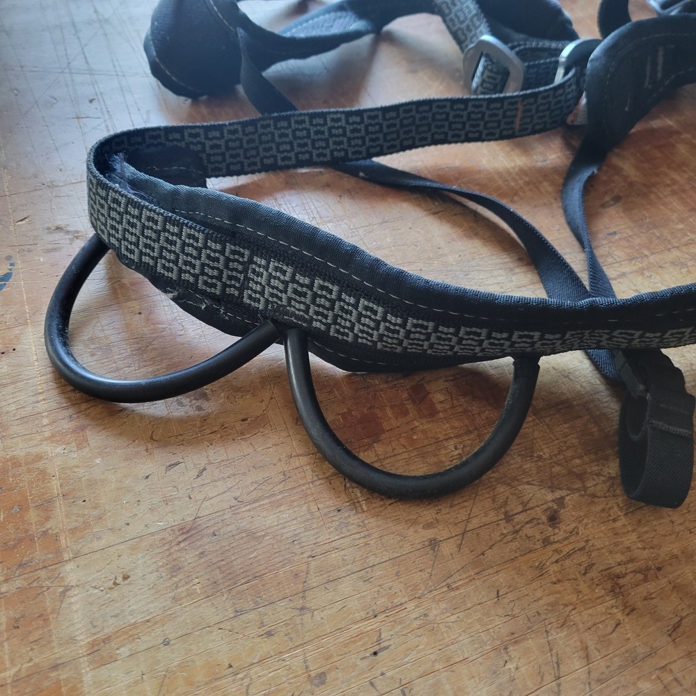 Singing Rock Zenith Climbing Harness - Size Small