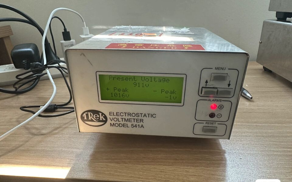 /TRek Electrostatic VOLTMETER MODEL 541A