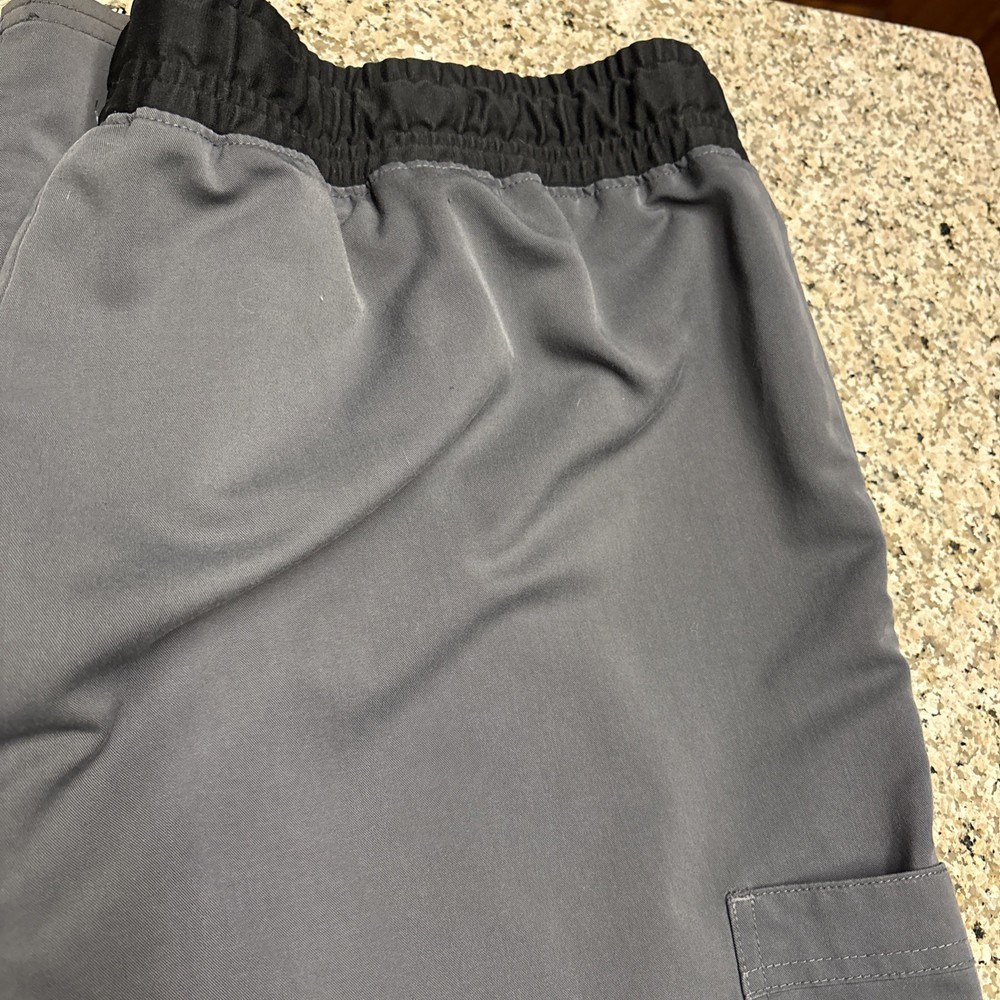 Women’s Gray And Black Scrub Set