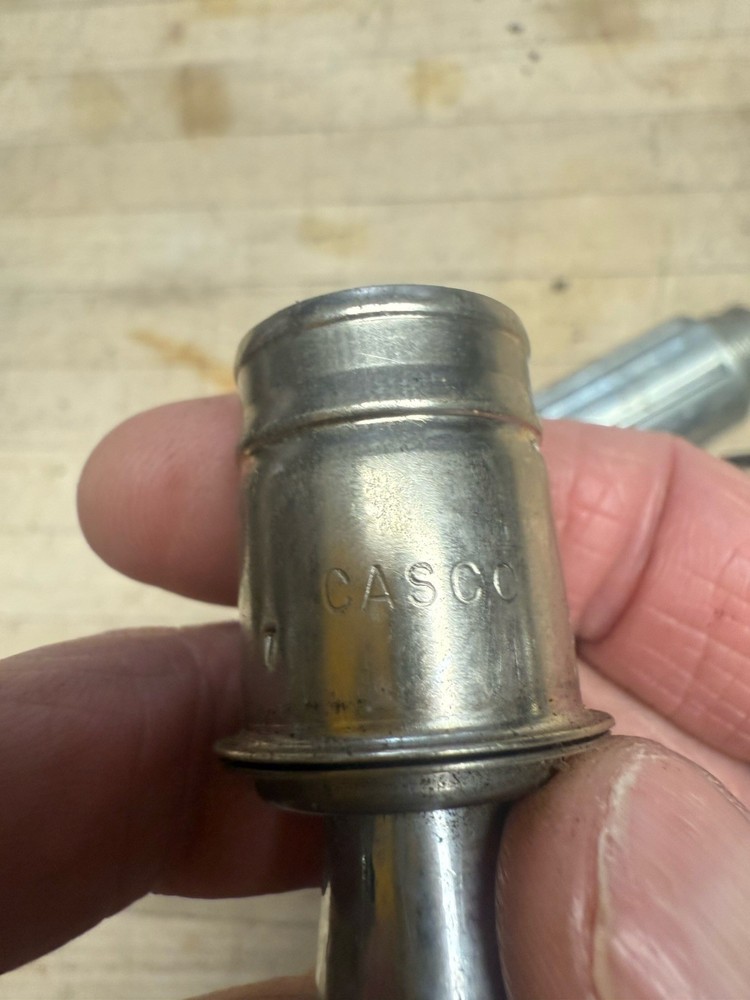 Vintage auto cigarette lighter (Casco)