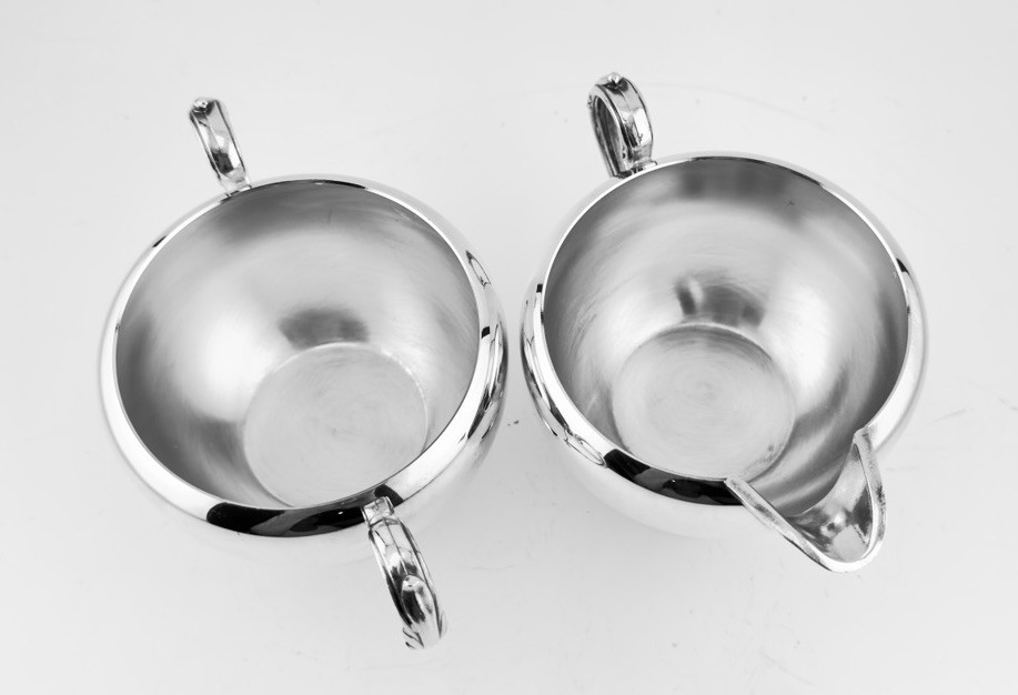 Vintage Oneida Silver-Plated Creamer and Sugar Bowl Set