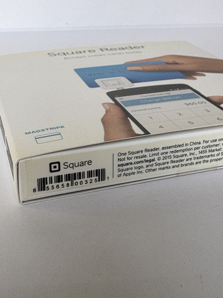 NEW Square Credit Card Reader for iPhone, iPad and Android