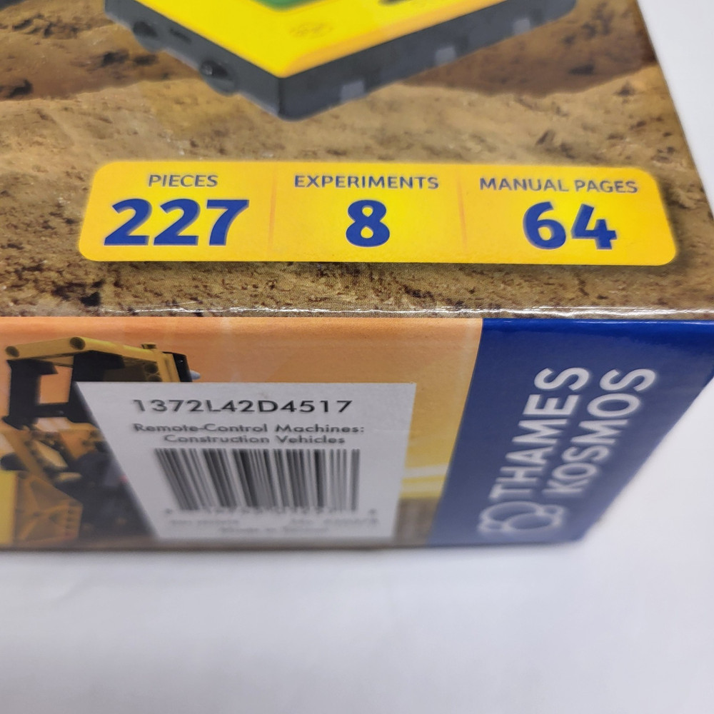Thames & Kosmos Remote Control Construction Vehicles – 8 Models, 227 Pieces