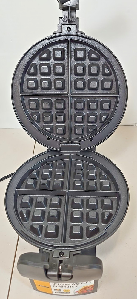 BELLA TSK-2126W CERAMIC ROTATING BELGIAN WAFFLE MAKER
