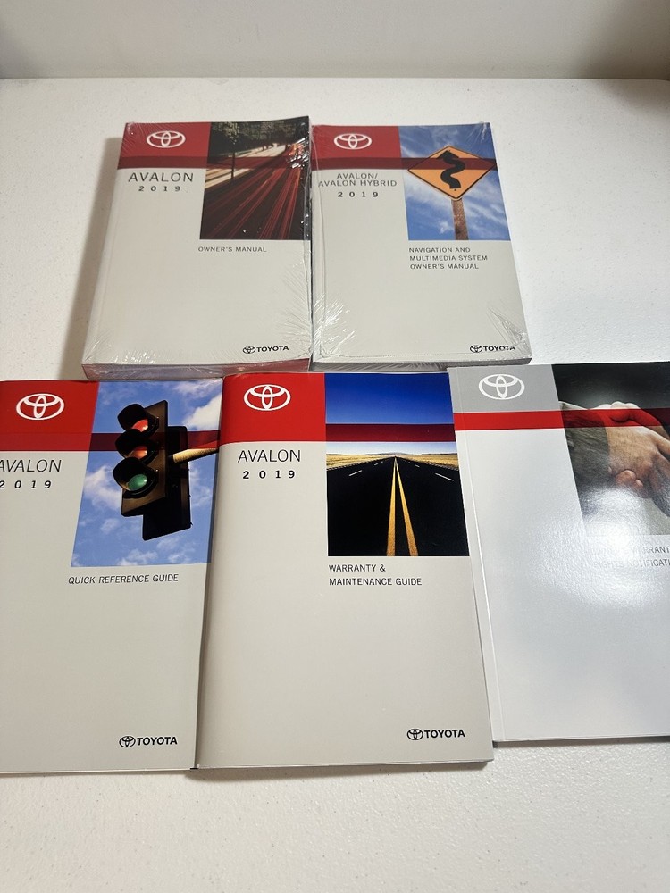 Toyota Avalon Owner's Manuals Set