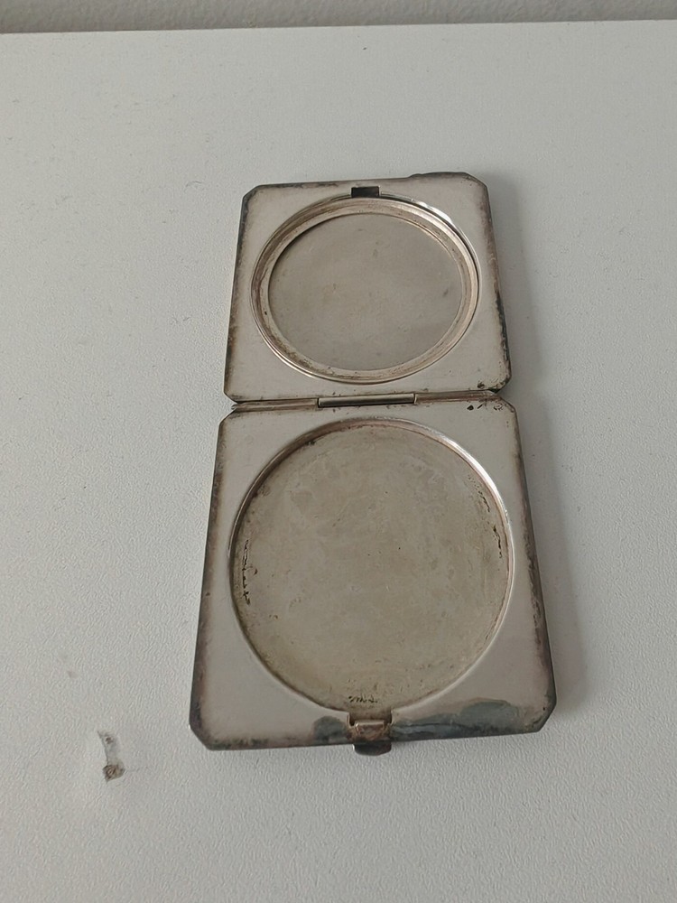 VINTAGE SOLID COMPACT STERLING SILVER POWDER BOX BY CHARM STERLING