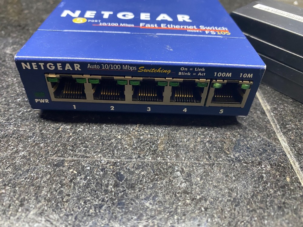 NETGEAR ProSafe 5 Port 10/100 FS105