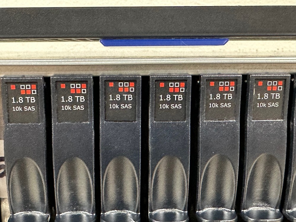 Quantum QXS 24-bay SAS disk array w/ Dual 3-07364-01 Quantum SAS SAN Controller