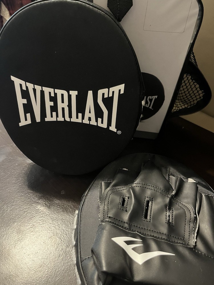 Everlast Core Punch Mitts Focus Mitts Training Strike Pads Black