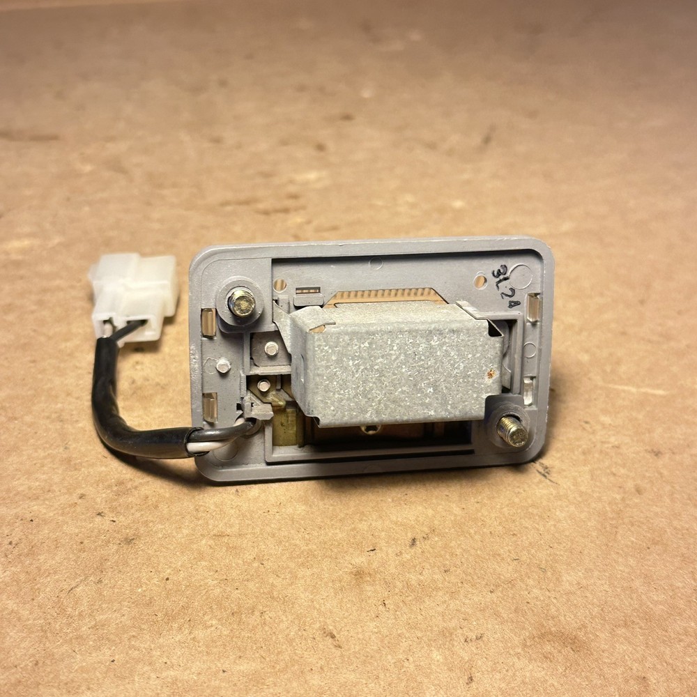 Nice! Interior Dome Light Lamp For Mitsubishi Mighty Max 86-94