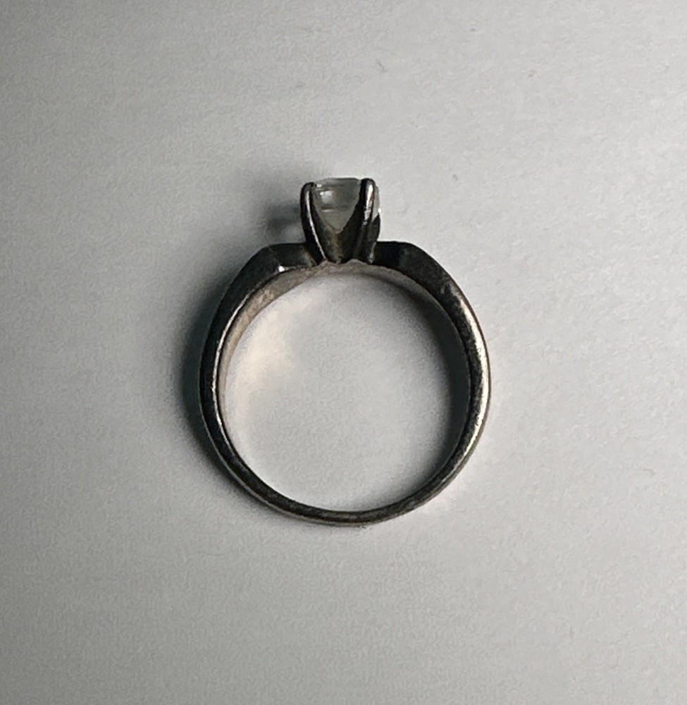Vintage 925 Sterling Silver Square ￼Stone Ring