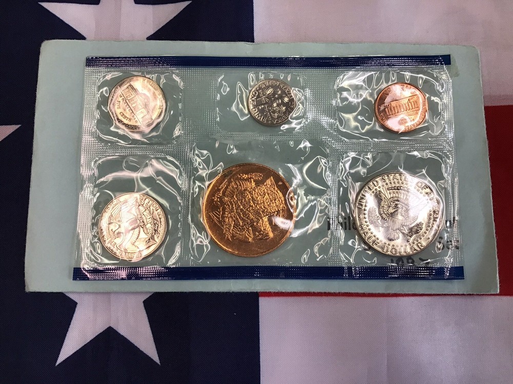 1987-P Official US Mint Souvenir Set with Envelope.