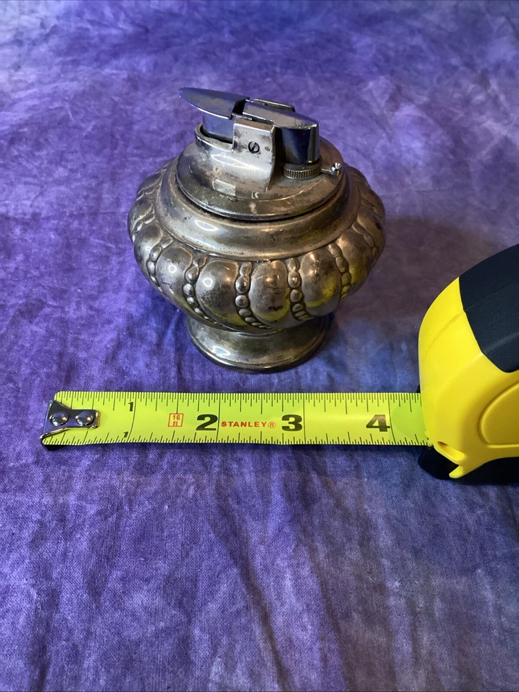 Vintage Ronson "Crown Varaflame" Round Table Lighter *Read