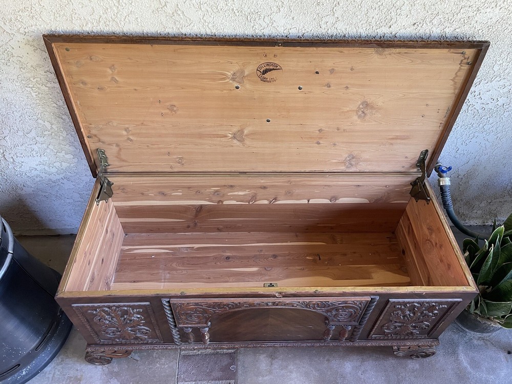 Dilllingham Cedar Chest