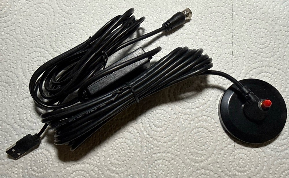 USB GPS Antenna Receiver with Magnetic Base – Long Range/Short Range Switch