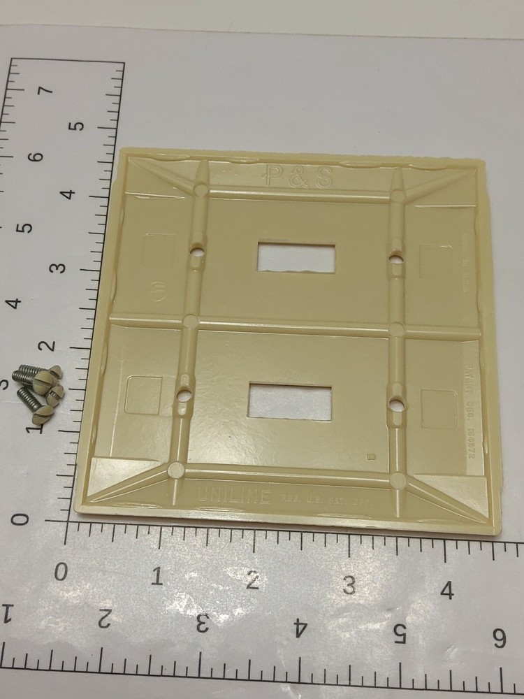 VINTAGE UNILINE BAKELITE TOGGLE WALL SWITCH PLATE (NOS)