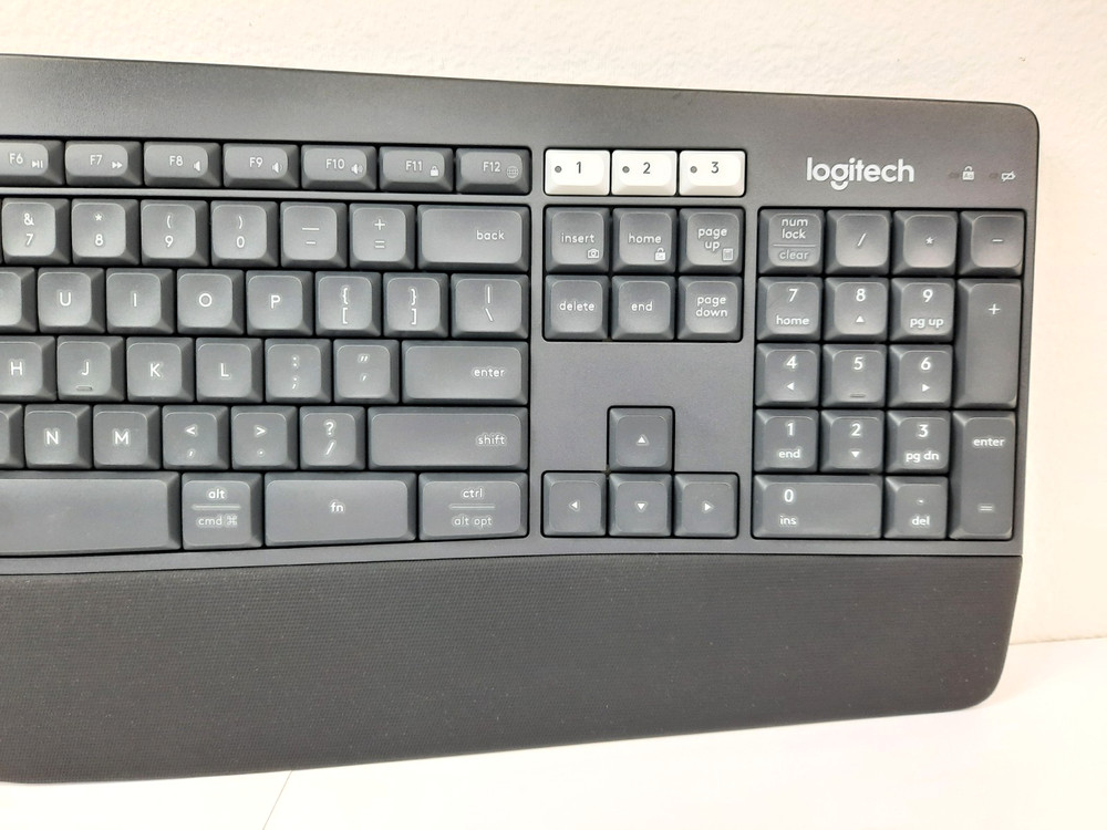 Logitech K850 Wireless Keyboard w/ M720 Mouse & Unifying Receiver, Tested Works