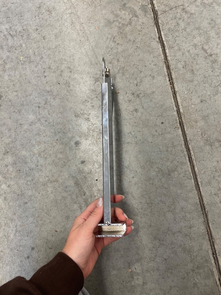 NAHANCO CR8 13” bracket for rectangular shelving