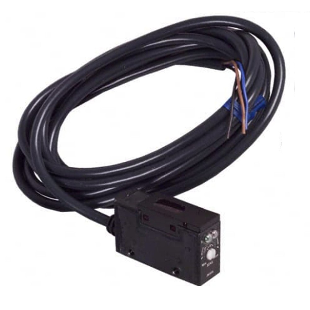 1PC New In Box Photoelectric Sensor E3S-AR61