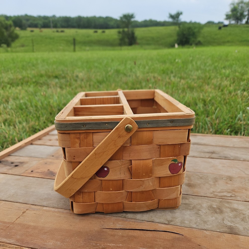 Wicker basket utensil caddy with handle apple decor