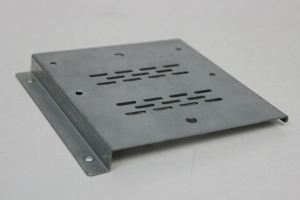 COMPAQ 141030-001 HARD DRIVE BRACKET PROLINEA & DESKPRO LOW PROFILE COMPUTERS
