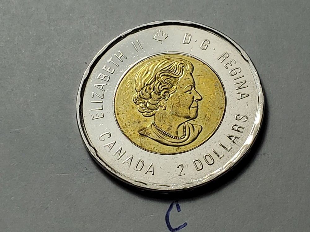 2017 CANADA Remember VIMY 2 Dollar Toonie Coin c