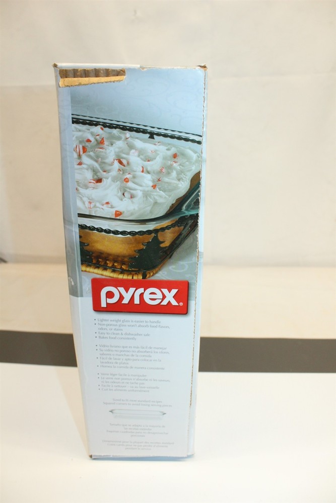 Pyrex 2 Piece Serverware Set 9 x 13 Clear Dish With Tree Design Basket Holder