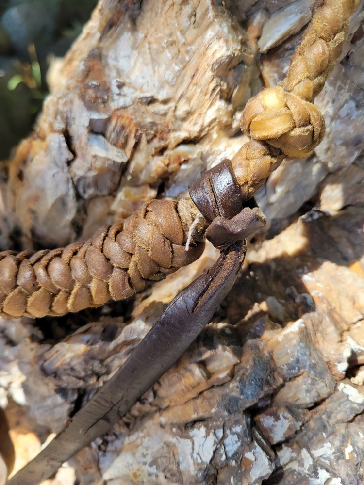 ANTUQUE RAWHIDE BOSAL KEATHER HALTER