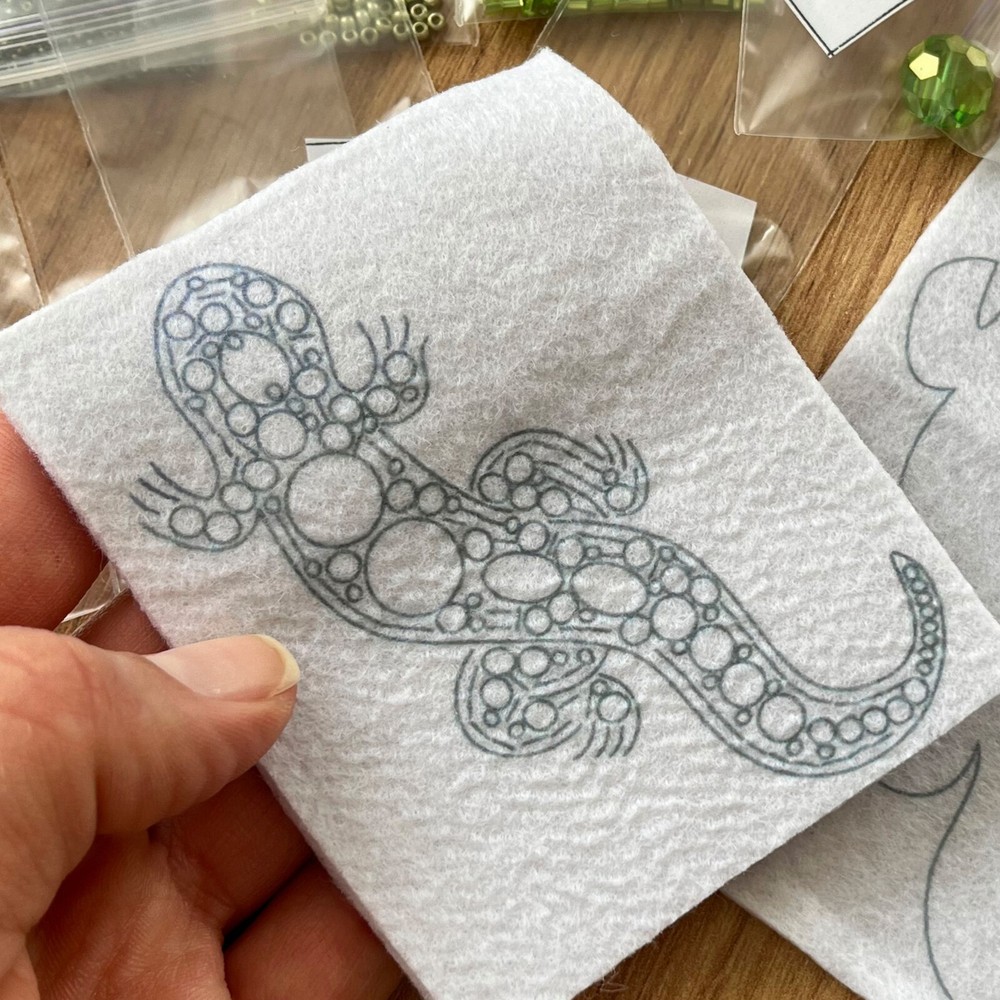 Beaded Embroider Kit, lizard brooch, Needlework Beading, DIY Craft Kit