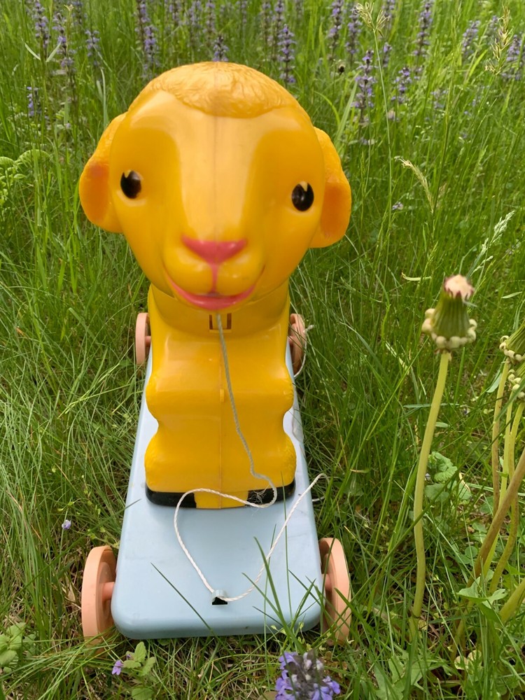 vintage lamb pull toy, hard plastic, 1950s Knickerbocker, head bobs