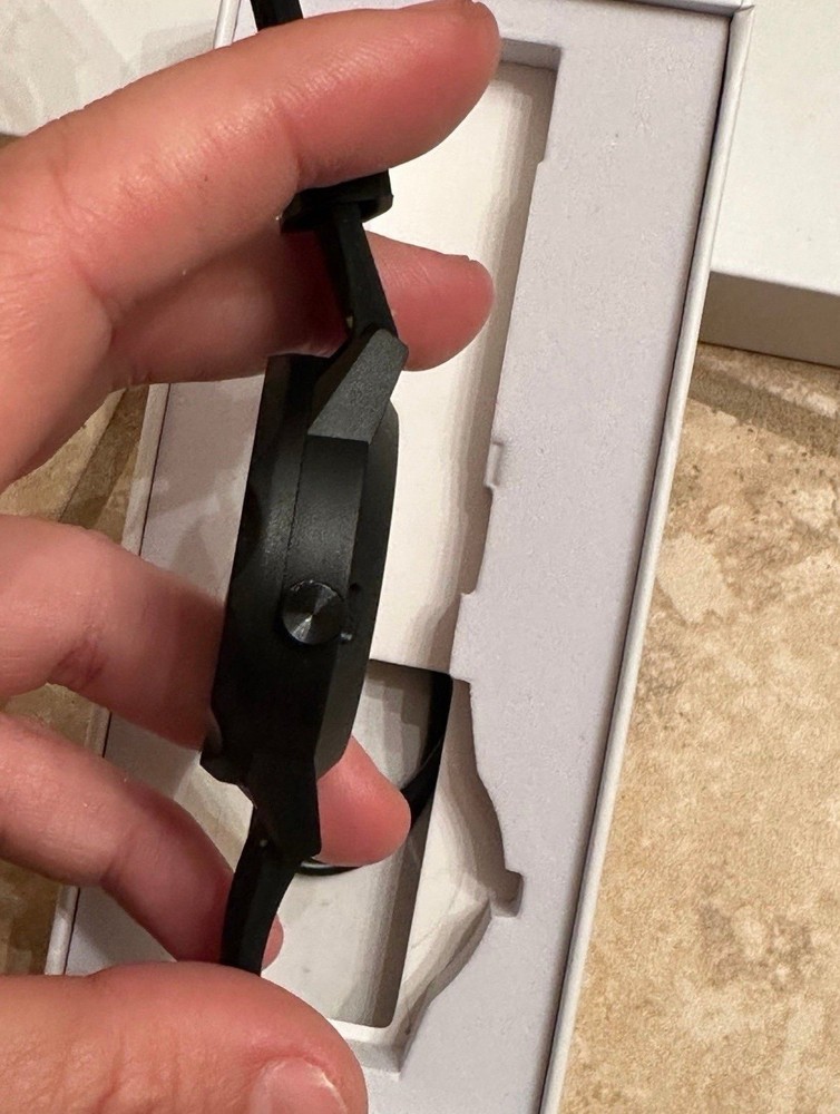 Fit and Connected: IP68 Smartwatch Chic