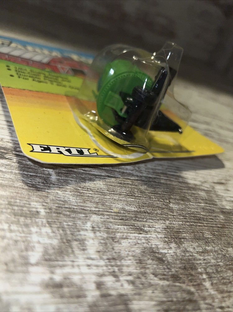 1/64 Scale Deutz Allis Round Bale Grinder Ertl Implement