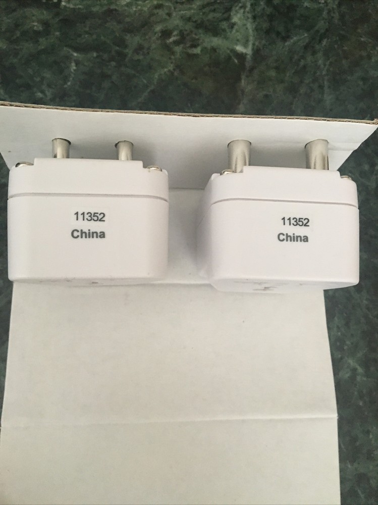 Brookstone International Adapter Plug Set 638056 Open Box