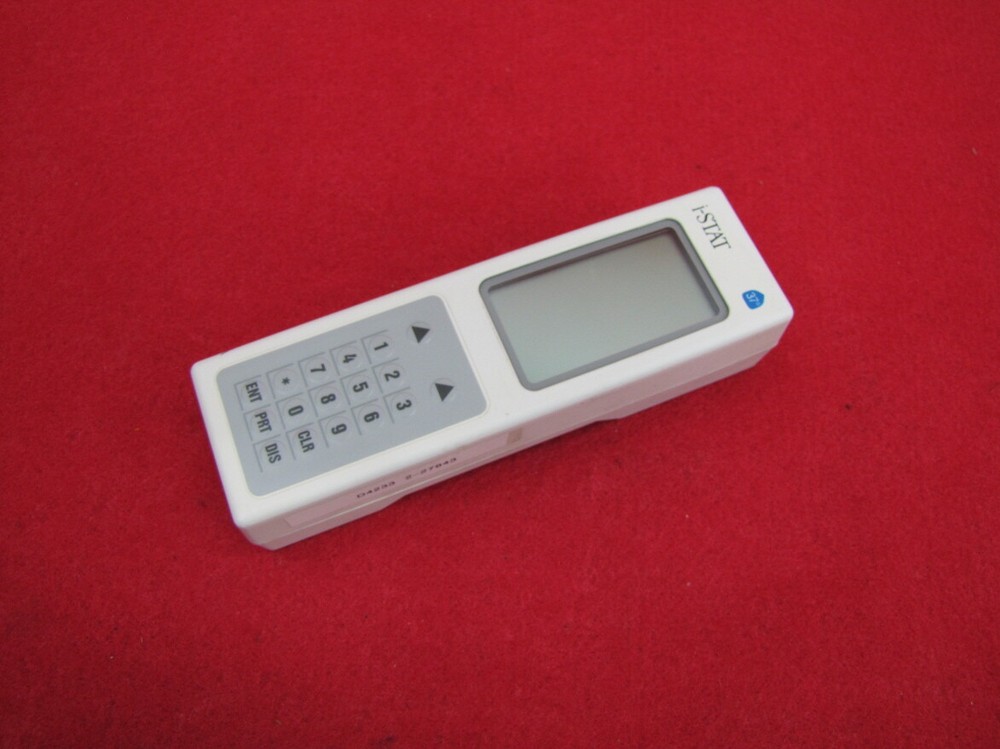 i-STAT PORTABLE CLINICAL ANALYZER "AS-IS"