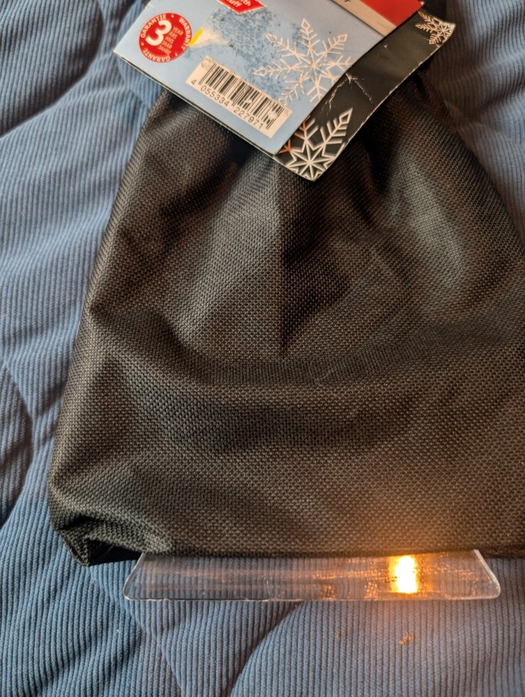 Ultimate speed ice scraper; padded glove with elasticated cuff
