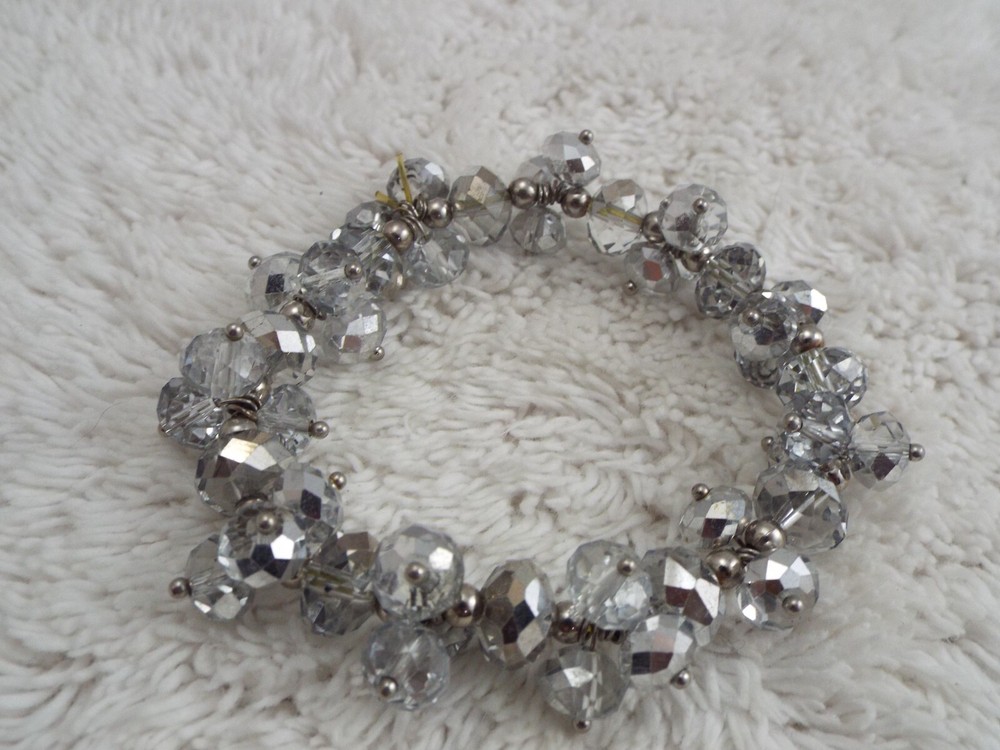 Silvertone Crystal Bead Stretch Bracelet (J31)