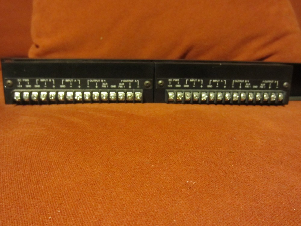 2 RU-LA2D Balanced/Unbalanced Conversion In/Out with Rackmount