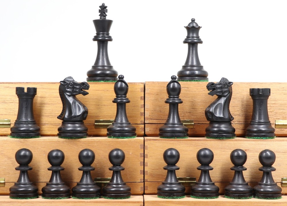 Staunton Classic Boxwood Chess Set