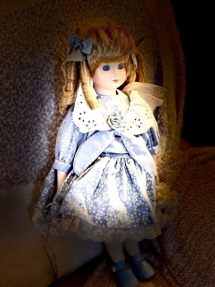 ACTIVE HAUNTED DOLL SPIRIT SYNTHIA