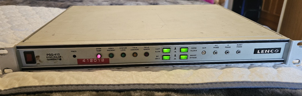 Vintage Lenco Sync Pulse Generator  LENCO PSG-412 Powers on, otherwise untested